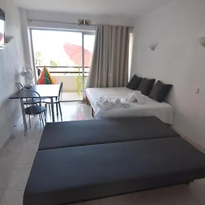 https://rnet-600-xaloc-28-isla-de-roses.catalonia-hotels.com